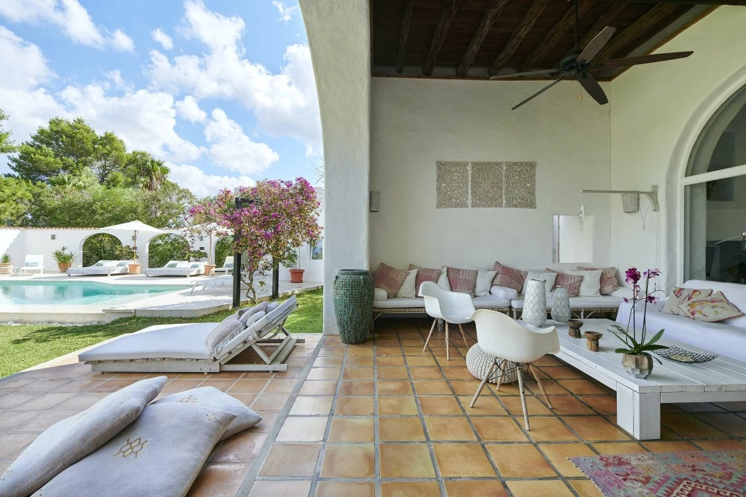 1681373279-Luxury real estates villa to rent Ibiza Lorenzo 6 chill area.webp